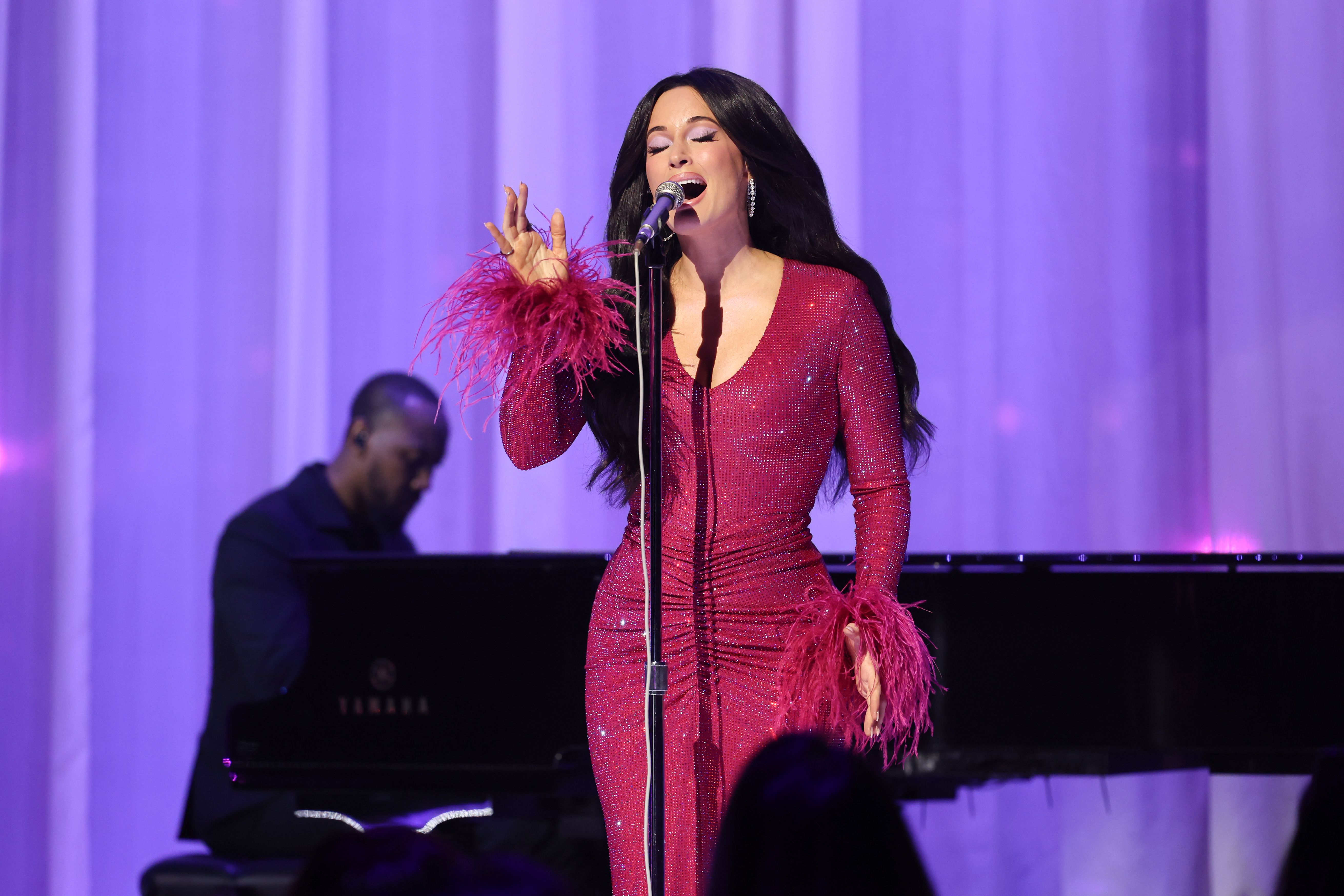 Watch Kacey Musgraves Sing Dolly Parton’s “I Will Always Love You” at the 2026 VMAs