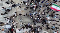 خبراء يرجّحون إصابة حفل زفاف بذخيرة أمريكية، ونتنياهو يلوّح بإسقاط النظام في إيران