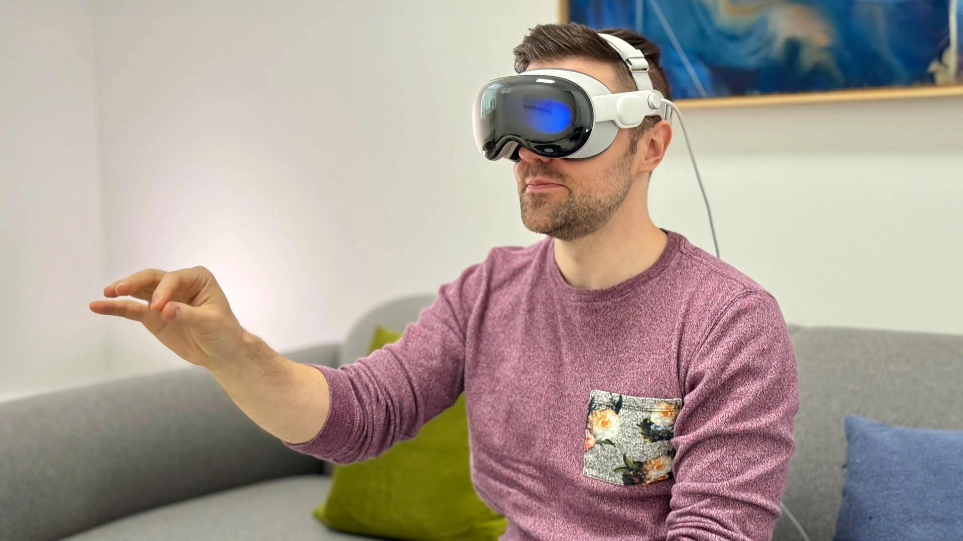 OpenAI stole an Apple glasses engineer to create a phone alternative!