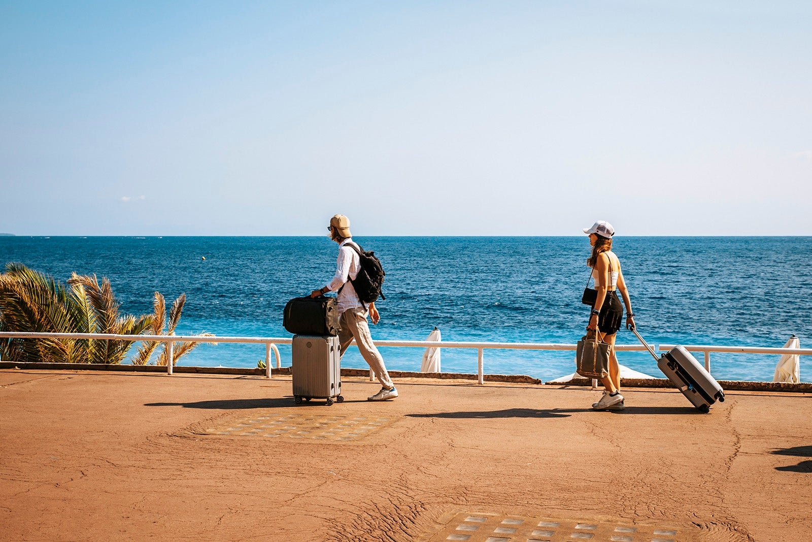These 28 credit cards can get you free checked bags on your next flight