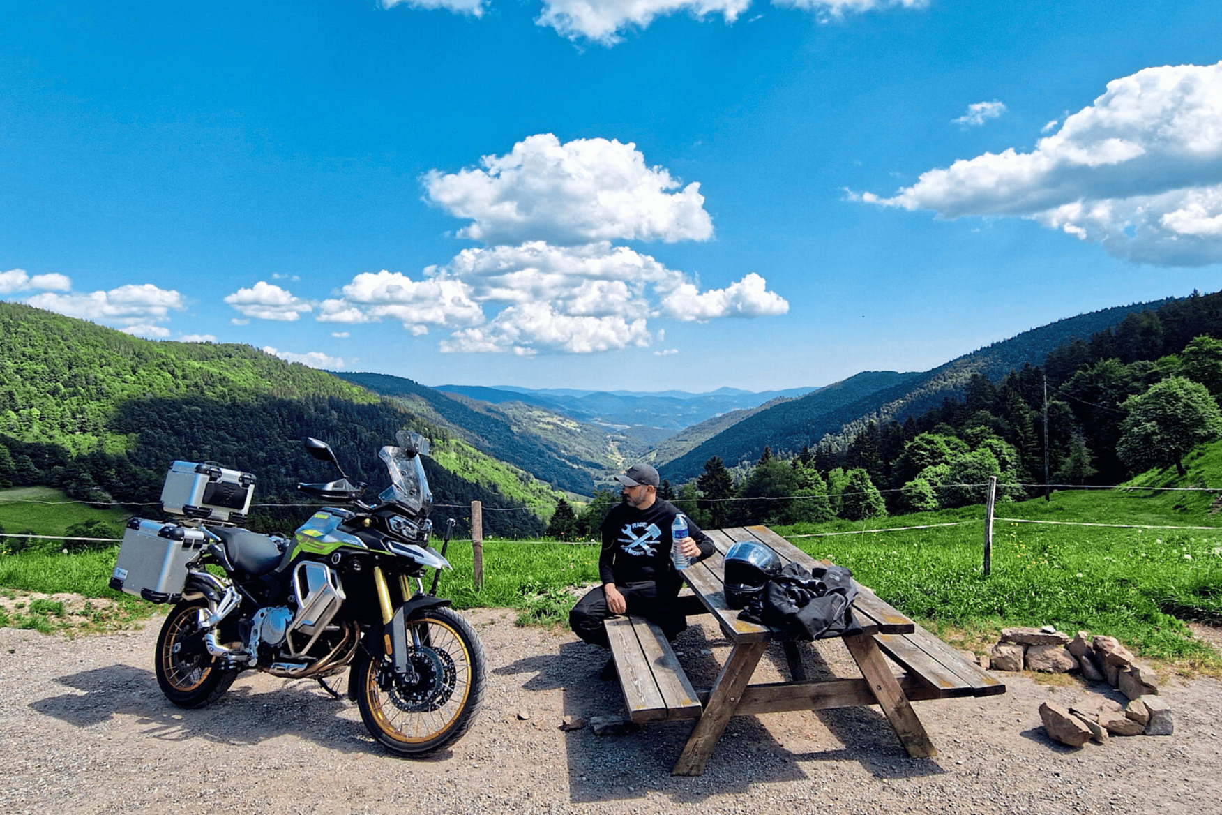 Steve sets off on his first Euro road trip in 10 years and takes the Voge DS900X to the Vosges!