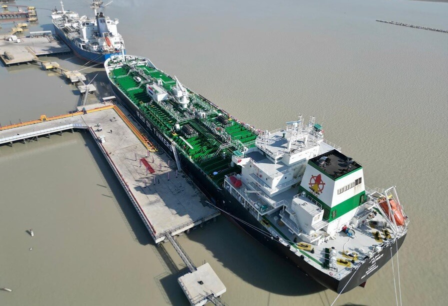 Iraq plans to purchase 10 large oil tankers