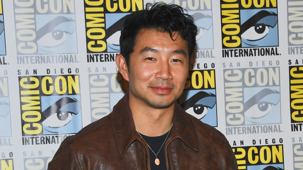 نجم Shang-Chi سيمو ليو يؤكد استعداده "للزحف عبر ميل من الزجاج المحطم" من أجل إنتاج جزء ثانٍ