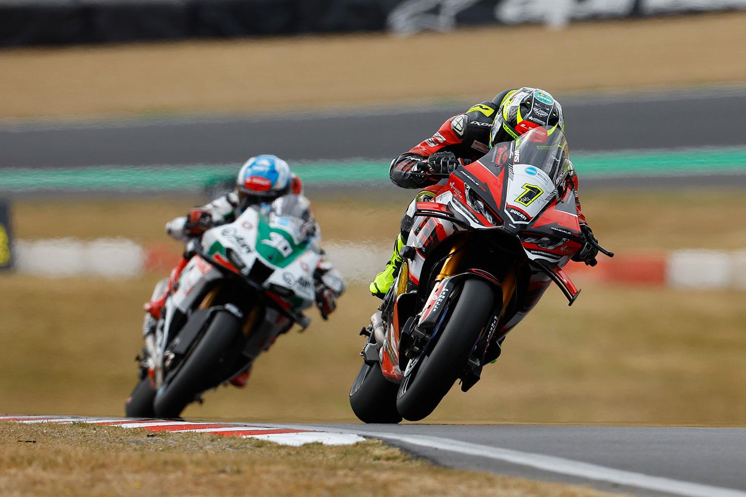 BSB Brands Hatch: Kyle Ryde secures 10th victory of 2026 with dominating Sprint race performance