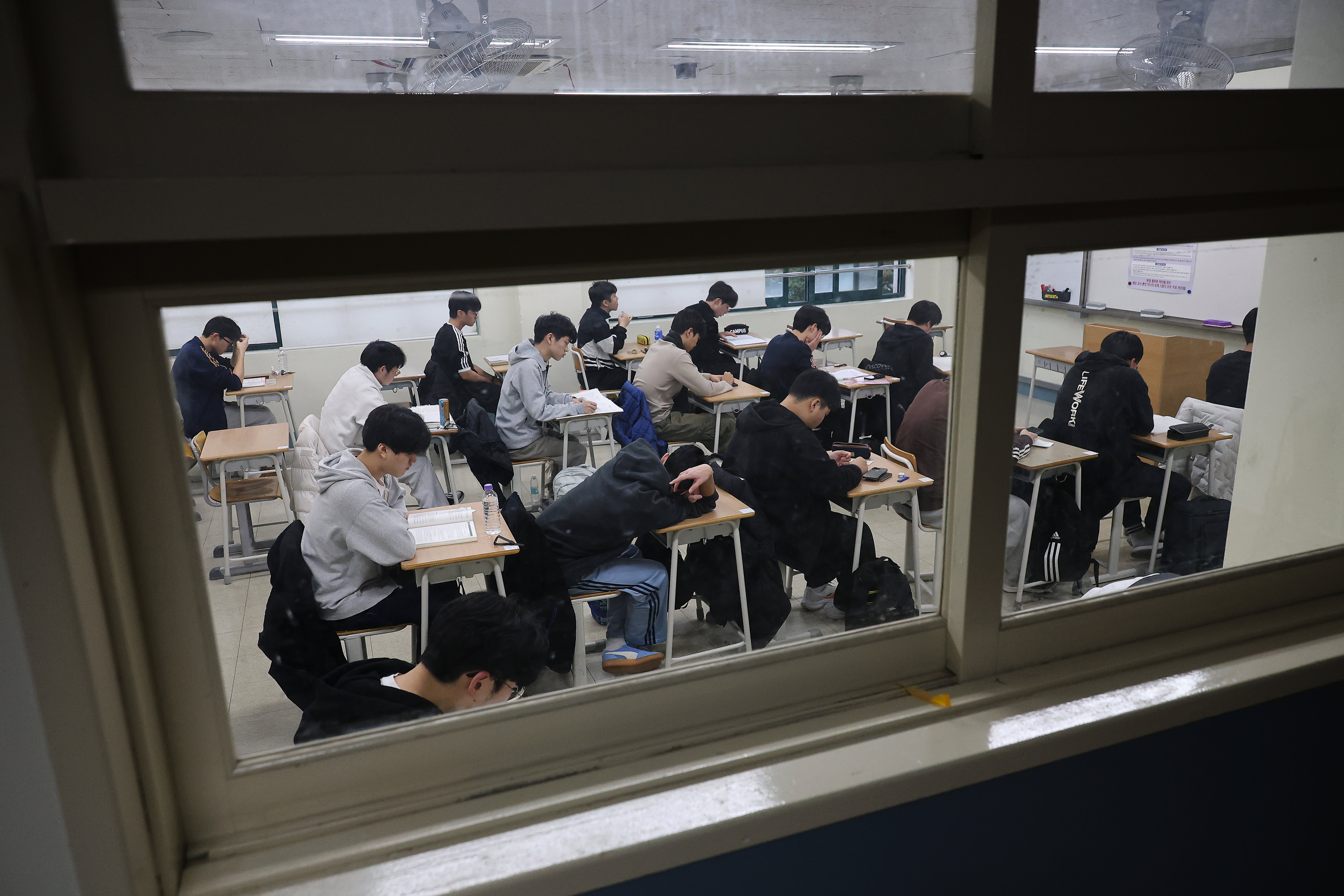 Inside South Korea’s university programs offering a direct route to Samsung and SK Hynix
