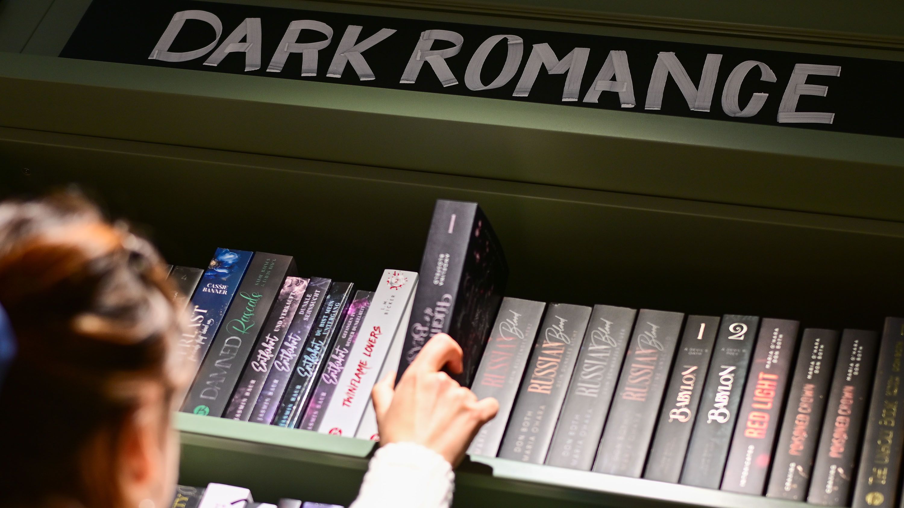 From ACOTAR to Fourth Wing: Should Luxury Invest in Romantasy?