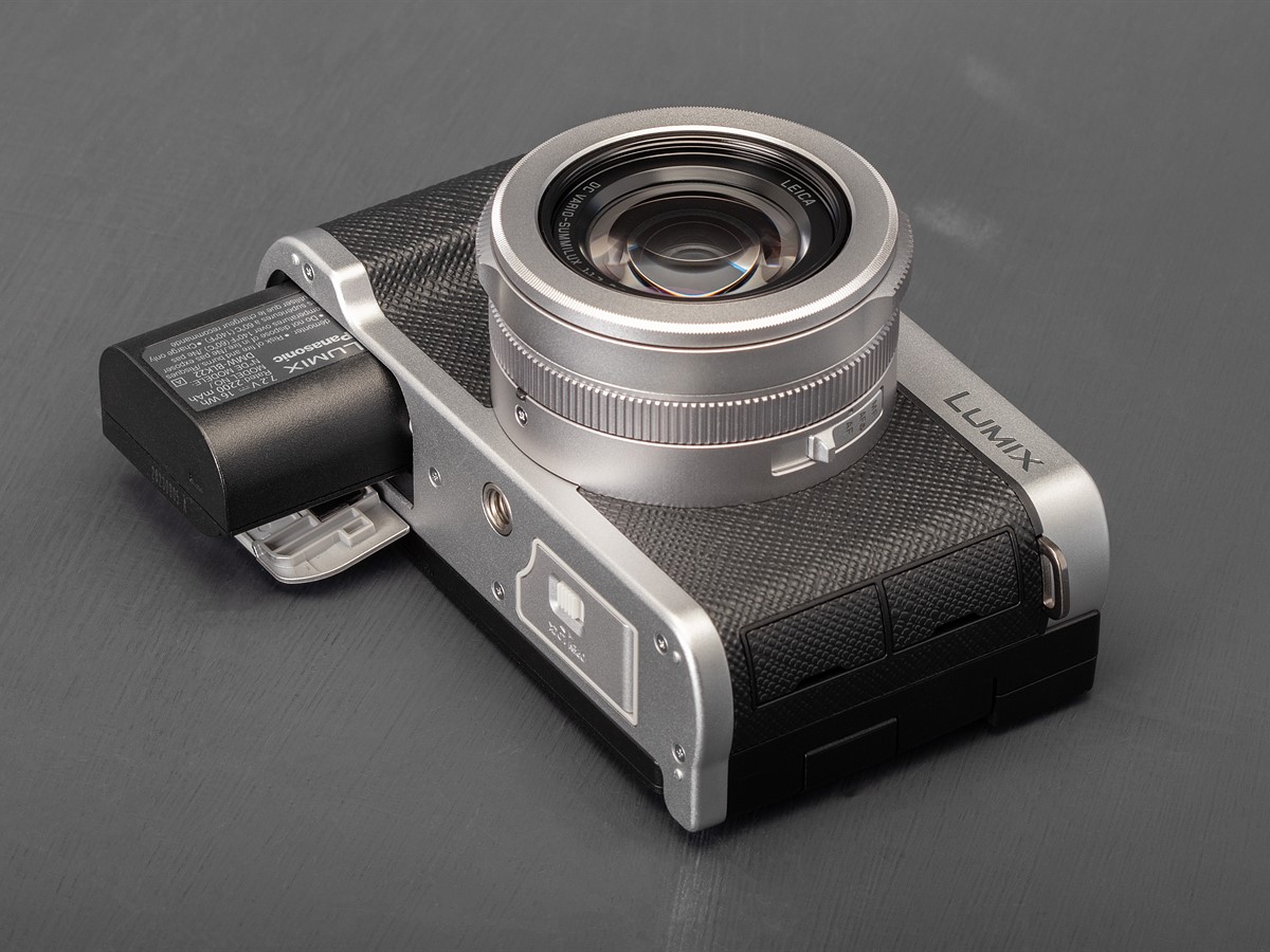 The Panasonic L10 won't fit in your pocket, but with good reason?