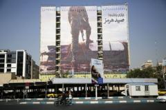 قطر تعمل على "سد الفجوة" بين الولايات المتحدة وإيران، وترامب يؤكد أن طهران "ستستسلم"