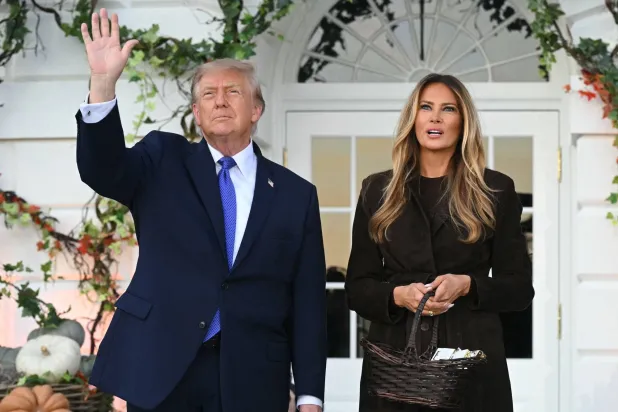 ترمب يلغي تجمعاته الانتخابية في كانساس وآيوا ويجعلها «هاتفية»
