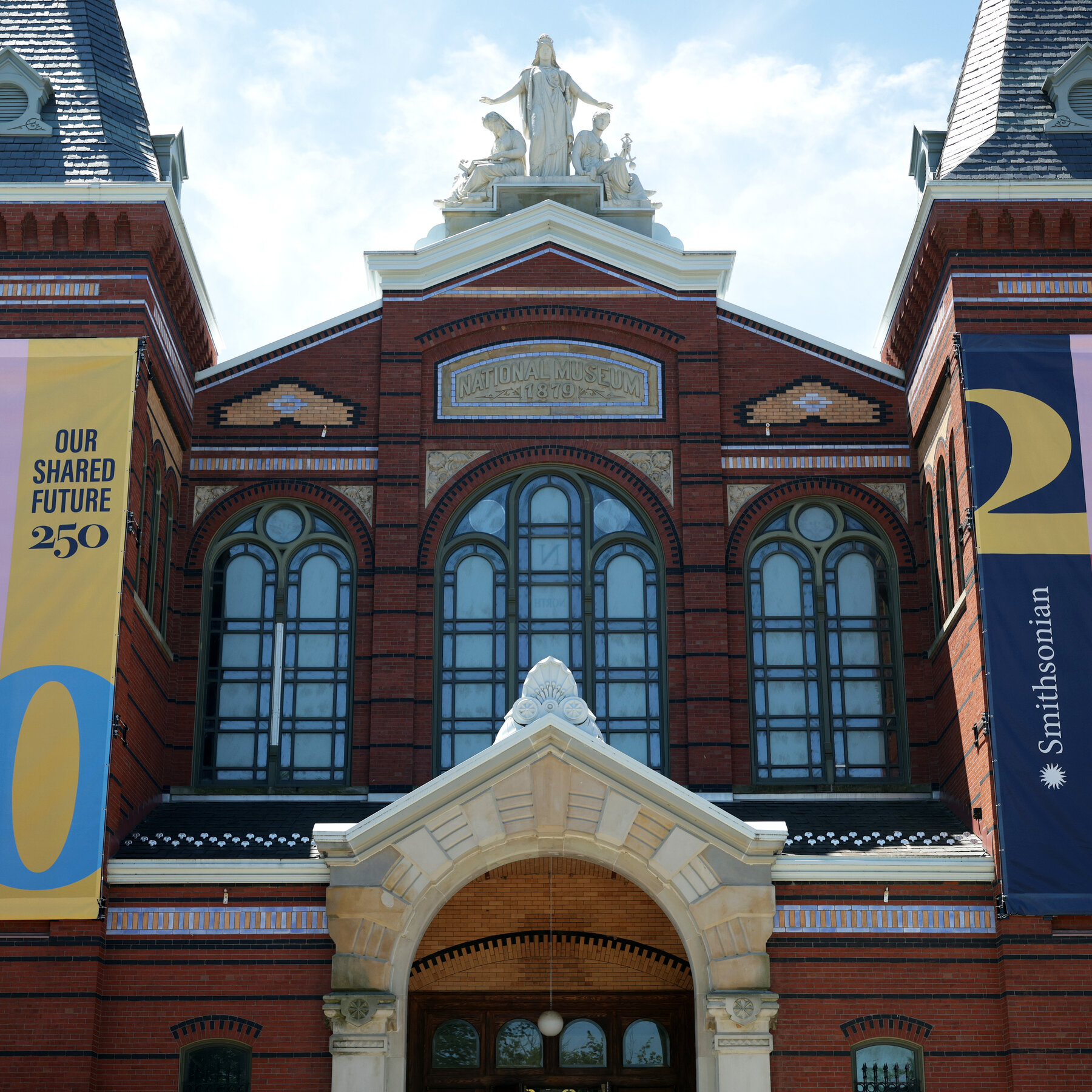 Smithsonian to Put Latino Museum in Existing Building It Controls