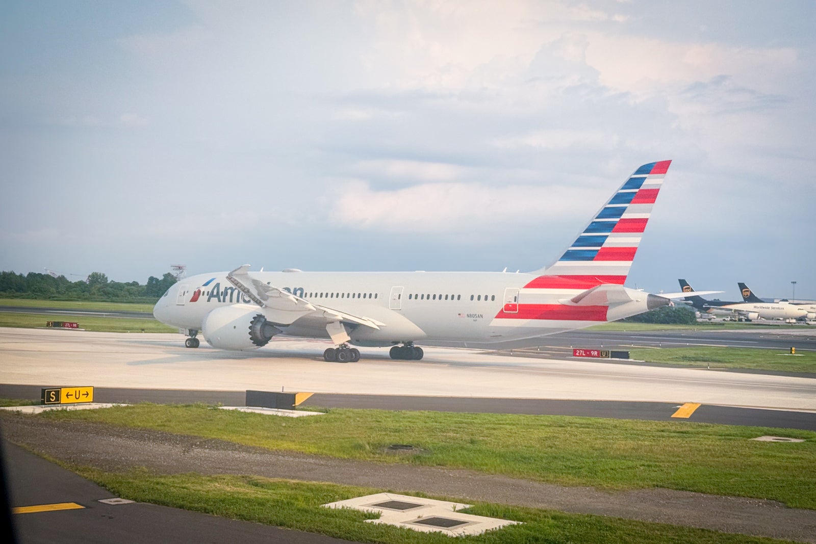Citi / AAdvantage Executive vs. Globe: 2 great options for American Airlines fans