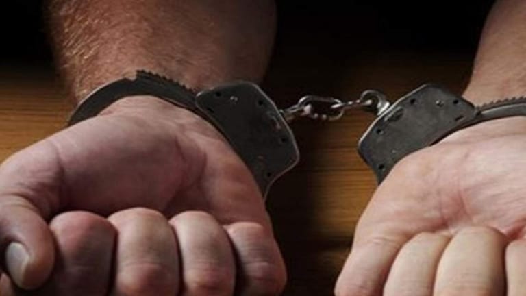 توقيف شاعر معروف… عُثِرَ بحوزته على مخدرات!